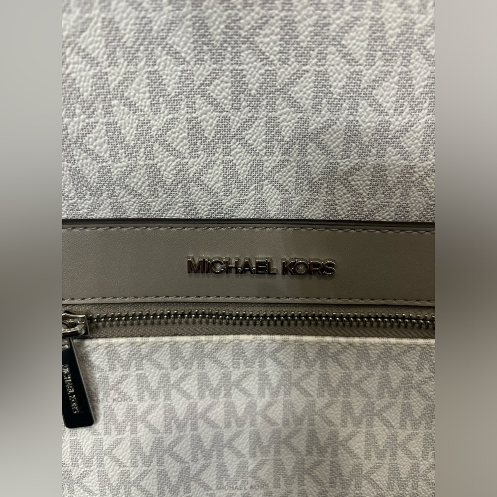 Michael Kors NWT! White and Gray Logo Backpack - Picture 5 of 7